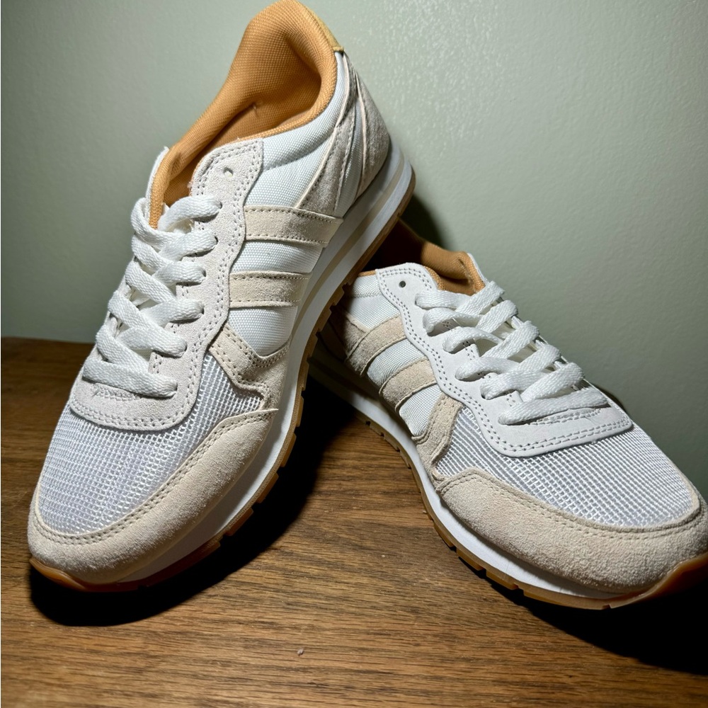 Gola Classic White and tan Sneakers - Picture 12 of 12